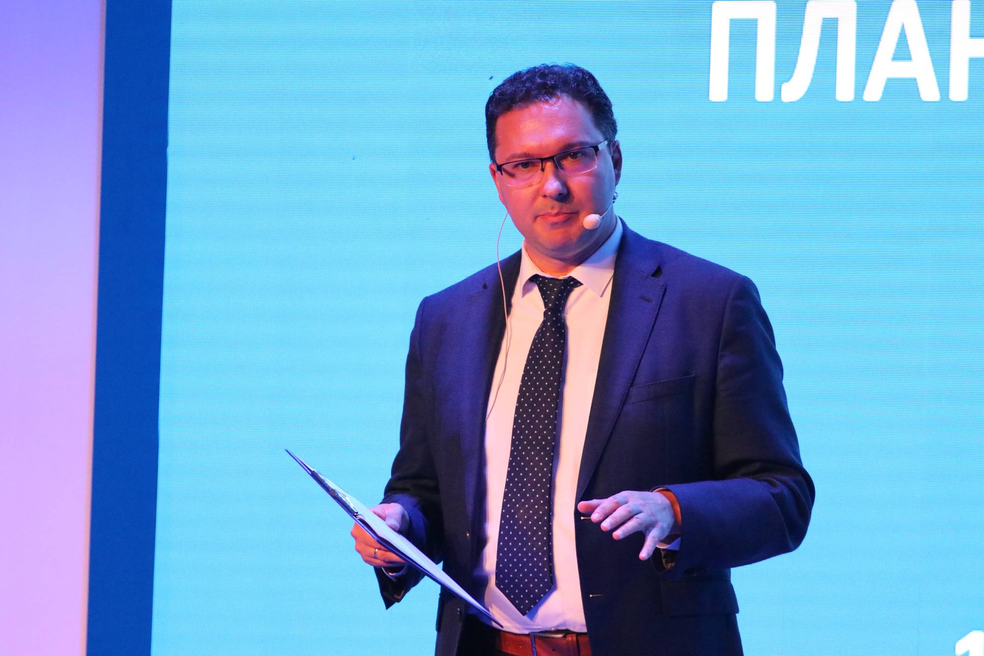  Даниел Митов 